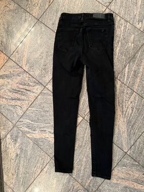 Women's Black High-Rise Skinny Jeans